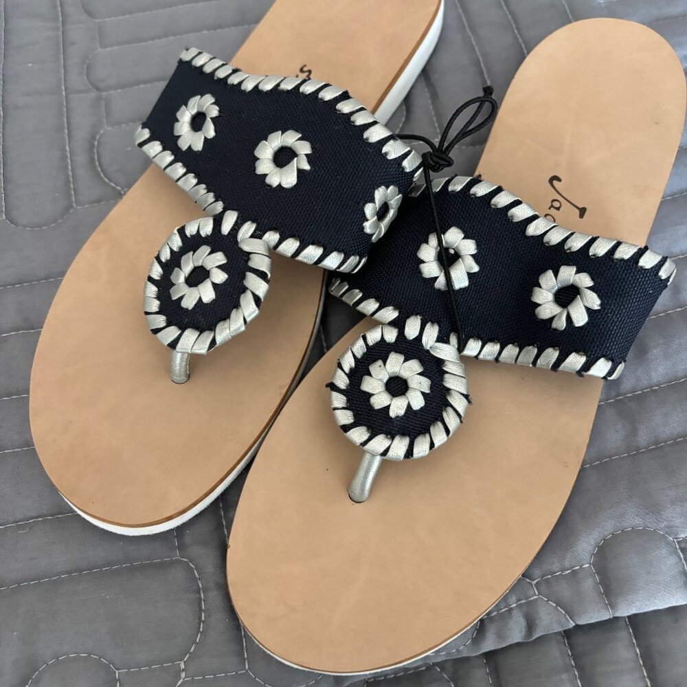 NWOT Jack Rogers Size 6m Navy with Silver leather Thong Sandals